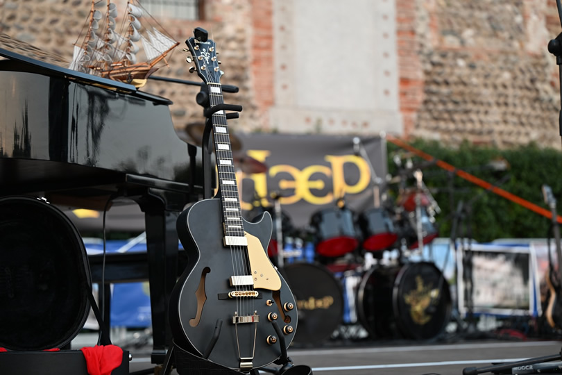 Roundeep BAND